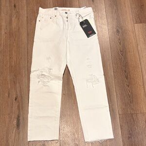 NWT women’s white jeans Levi’s ripped wedgie straight 28 raw hem